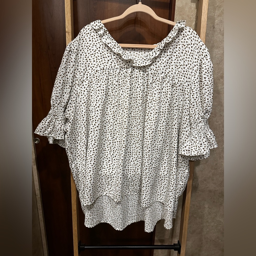 Ruffled White Floral Women's Top | 3XL